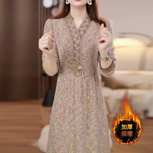 衣雅优选 秋冬季 8100 新款 加厚保暖显瘦重工刺绣连衣裙 2718