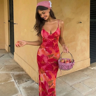 显瘦包臀长裙 辣妹修身 度假风彩色花卉V领吊带连衣裙2026夏季 新款