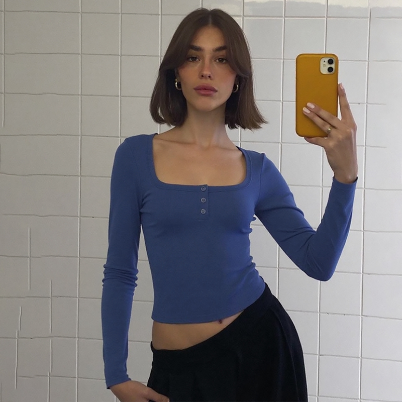 纯色高级感方领紧身长袖上衣
