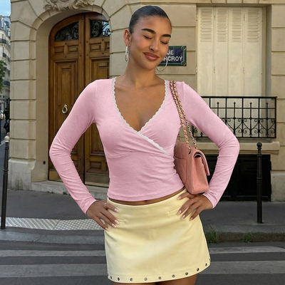 少女风蕾丝花边拼接V领长袖上衣