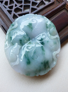 玉器之乡四会缅甸天然翡翠玉A货老坑精雕连年有余翡翠吊坠 068