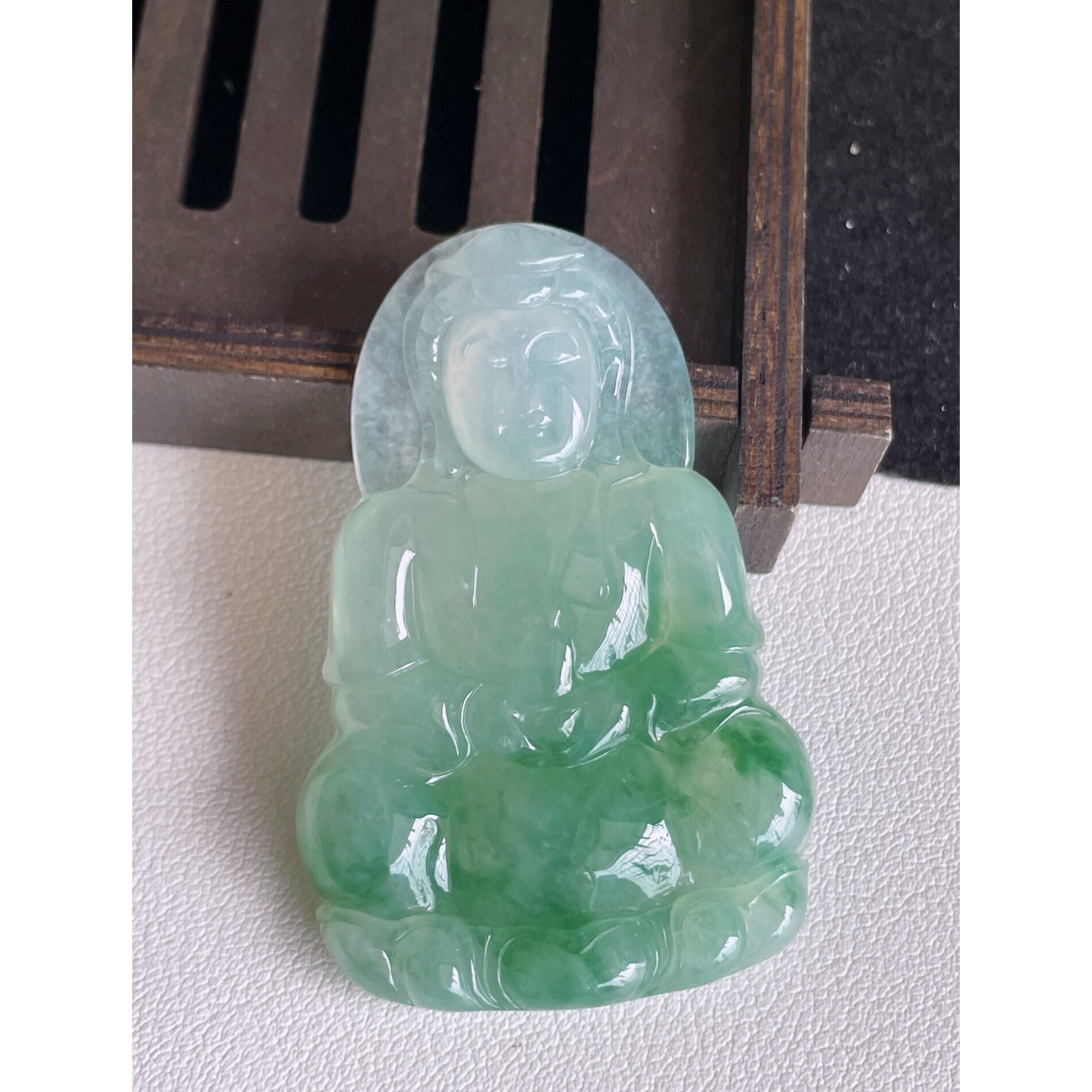 一手货源缅甸天然A货翡翠玉石挂件精雕飘绿观音菩萨翡翠吊坠