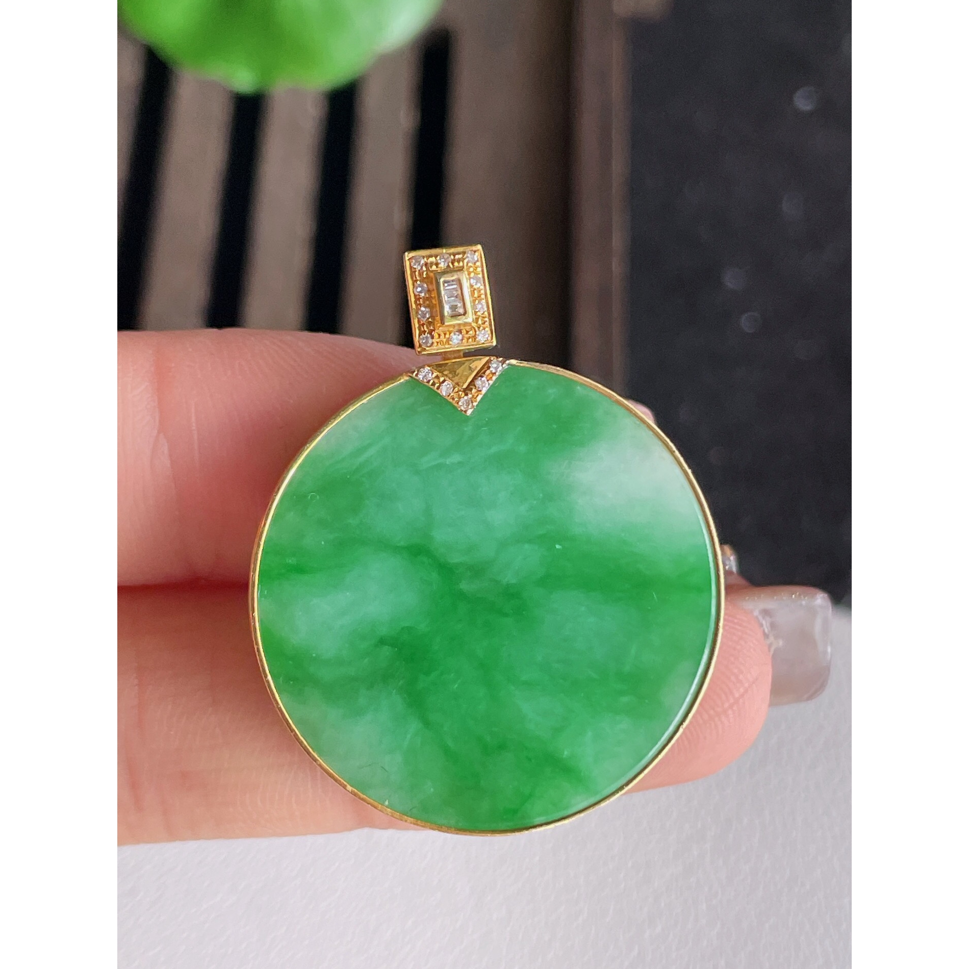 天然缅甸翡翠18k冰种无事牌吊坠