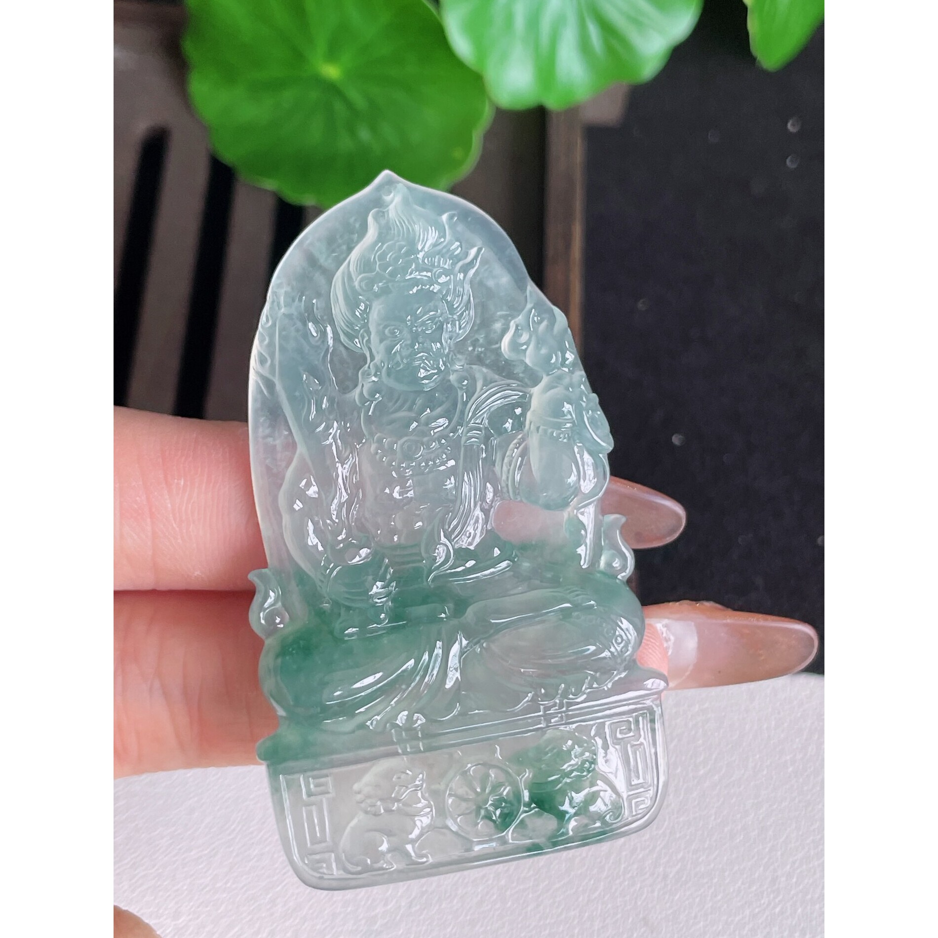 一手货源缅甸天然A货翡翠玉石挂件精雕飘花不动明王翡翠吊坠