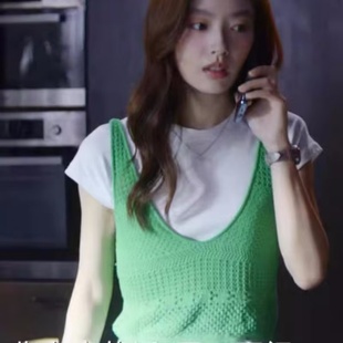 爱你徐若晗同款沈惜凡绿色UV领毛衣针织背心镂空吊带女高腰牛仔裤