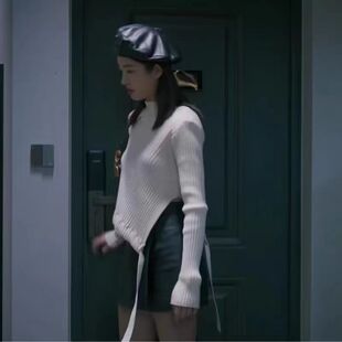 杨采钰欢乐颂方芷衡同款白色针织衫女秋长袖不规则露肩毛衣上衣潮