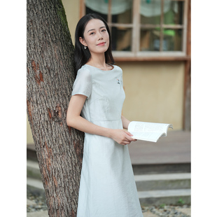 纻衣复古淡绿色短袖连衣裙女2026夏季新品文艺绣花高级感中长裙子