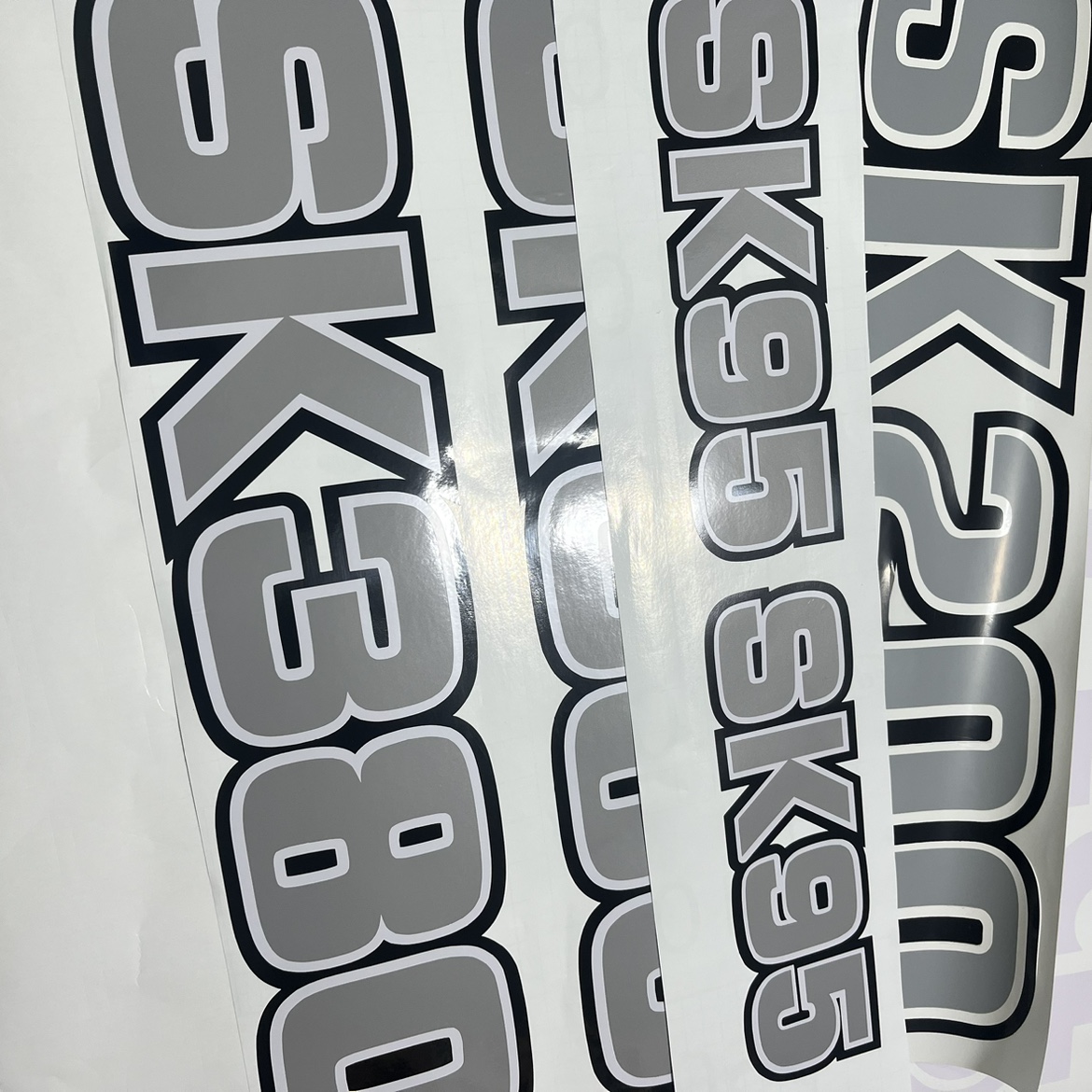 神钢SK60 75 95 100 135 200 210 260 380S8超8边门贴纸 型号字标