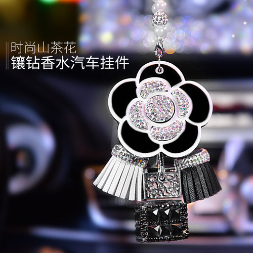 汽车高档挂件2025新款山茶花车内吊饰香水香薰饰品车载后视镜挂饰