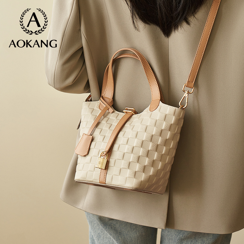 奥康水桶包大容量高级质感单肩包