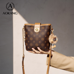 奥康水桶包2026新款包包高级感女士单肩包大容量斜挎包老花通勤包