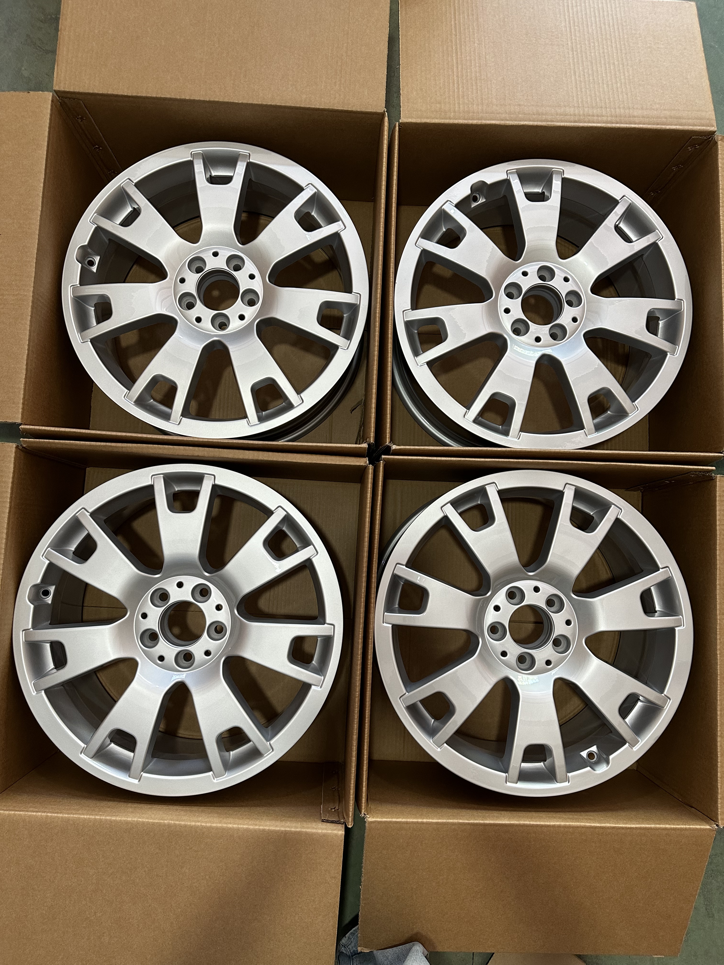 奔驰原装拆车19寸轮毂 7.5J宽度后轮8.5J 适配GLK300/350等车型