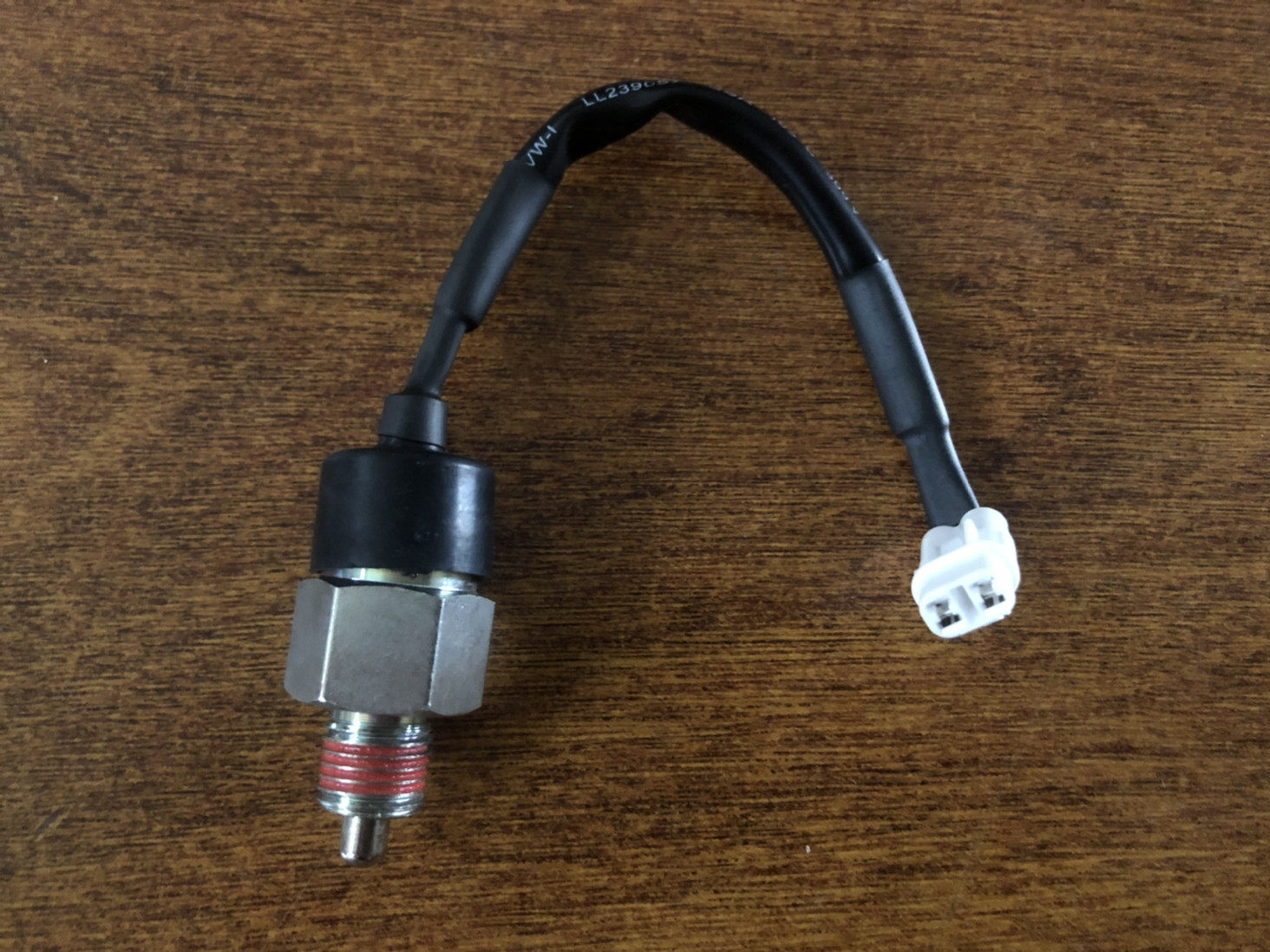 适配福田祥菱M1 M2倒车灯开关东安DAM发动机倒车灯倒档开关常开