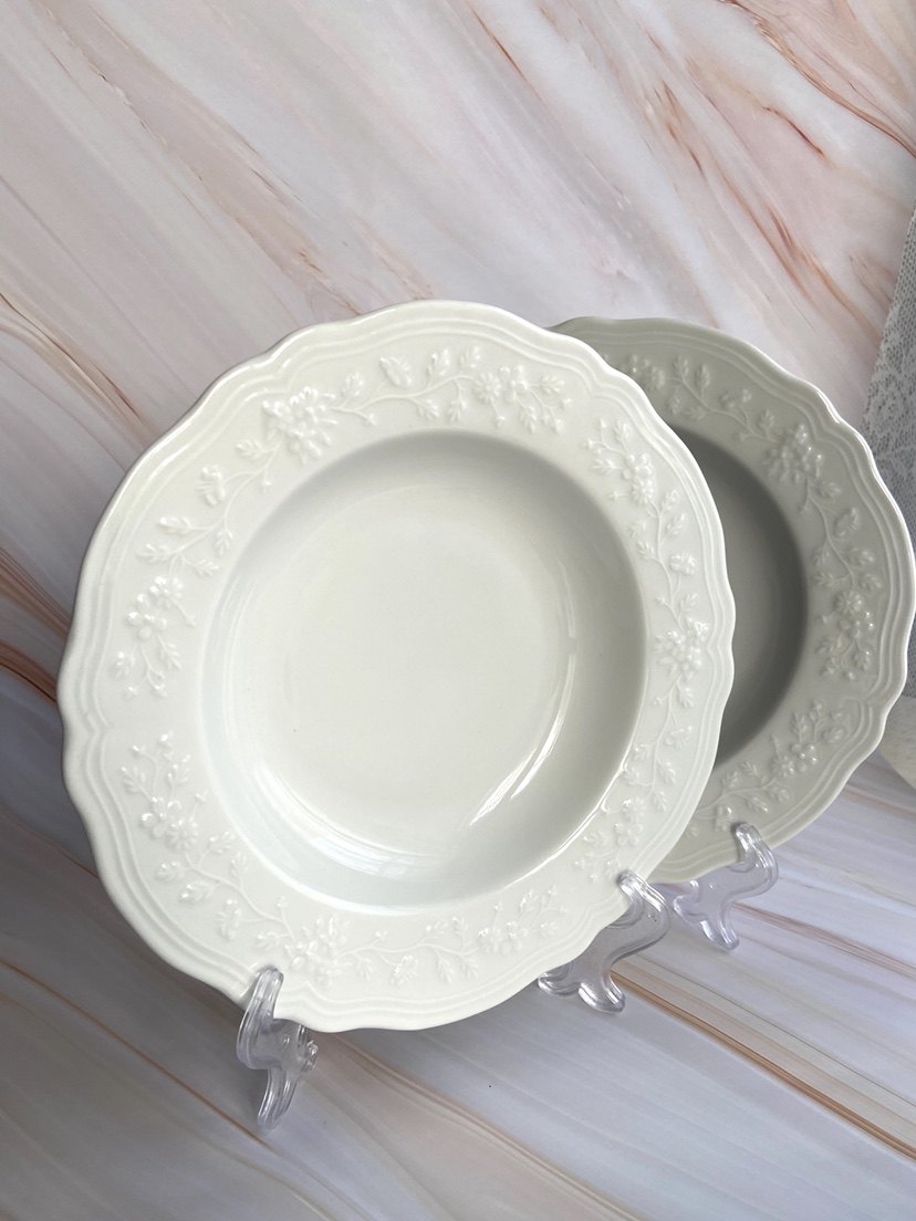 意大利出品 中古纯白浮雕花卉 大盘 深盘 可作赏盘菜盘摆件 餐盘