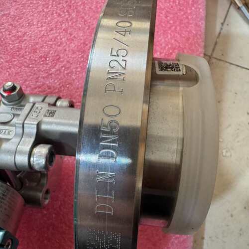 可维修DN50 PN25/40 304锈钢法兰+罗斯蒙特变送器，议价
