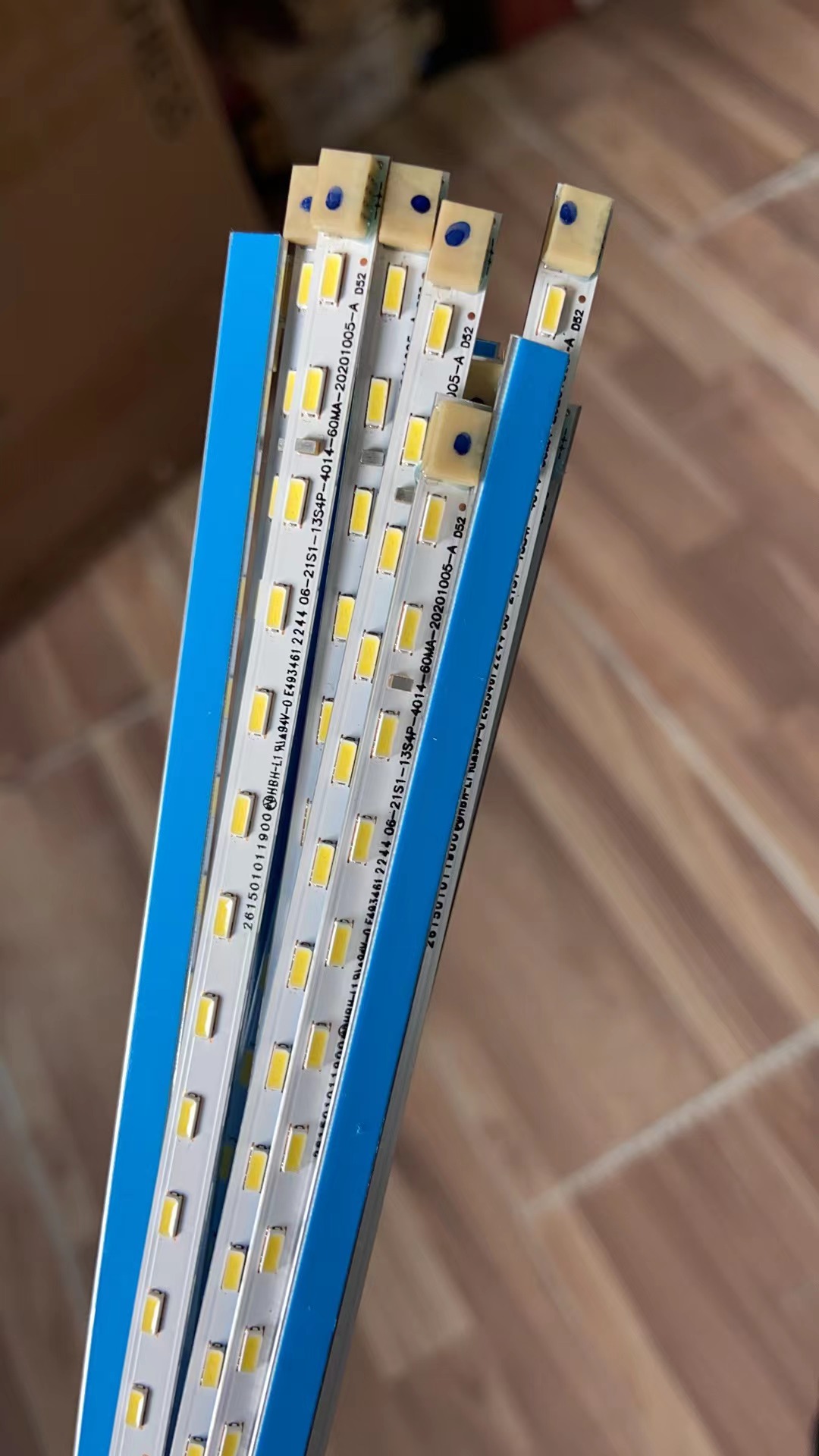 HKC惠科显示器S221背光灯条MB21S1灯管S223灯带S2232 P228H B2000