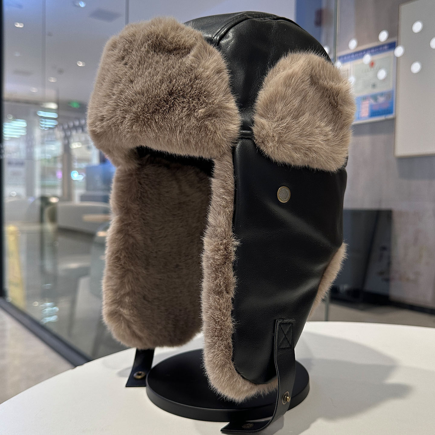 简约光板PU皮雷锋帽男女冬季加绒加厚护耳帽户外骑车滑雪保暖帽子