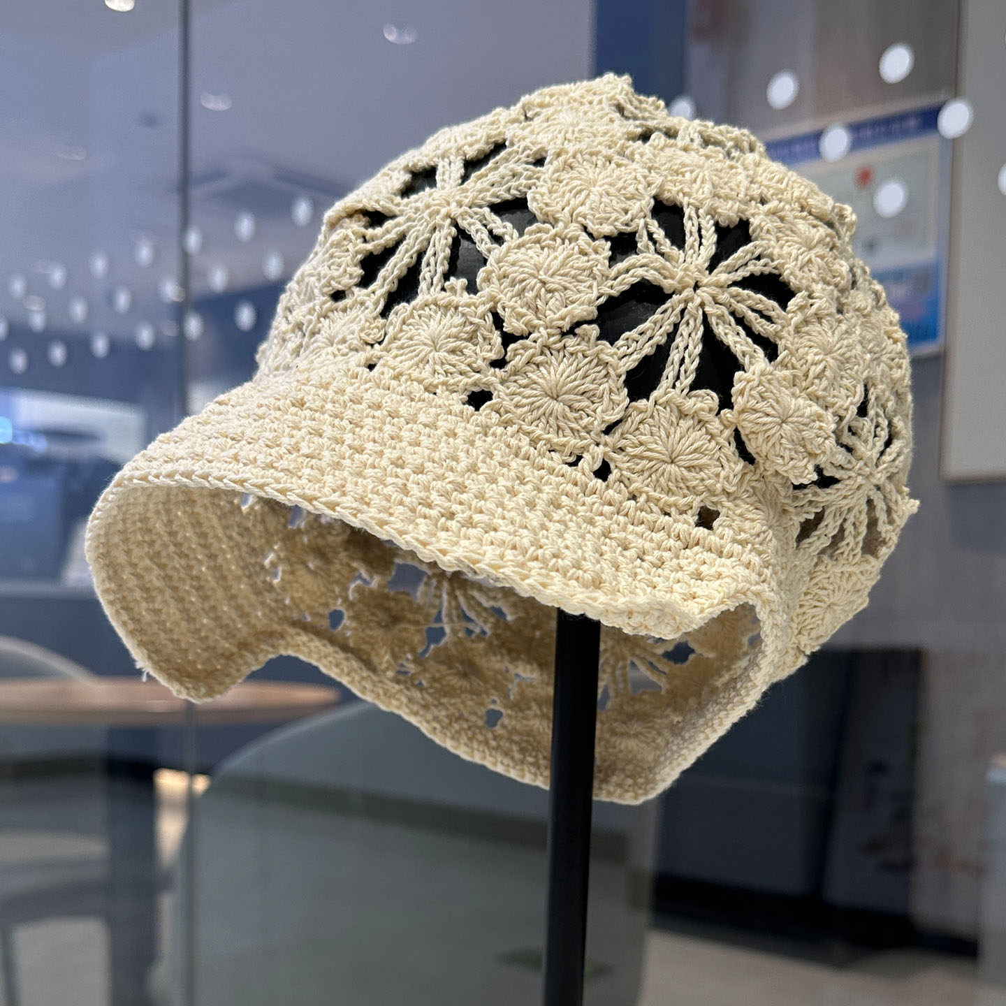 手工针织镂空短檐鸭舌帽女显脸小