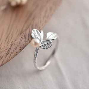 原创S925纯银开口戒指女流行淡水珍珠可调节尺码树叶自然小众指环