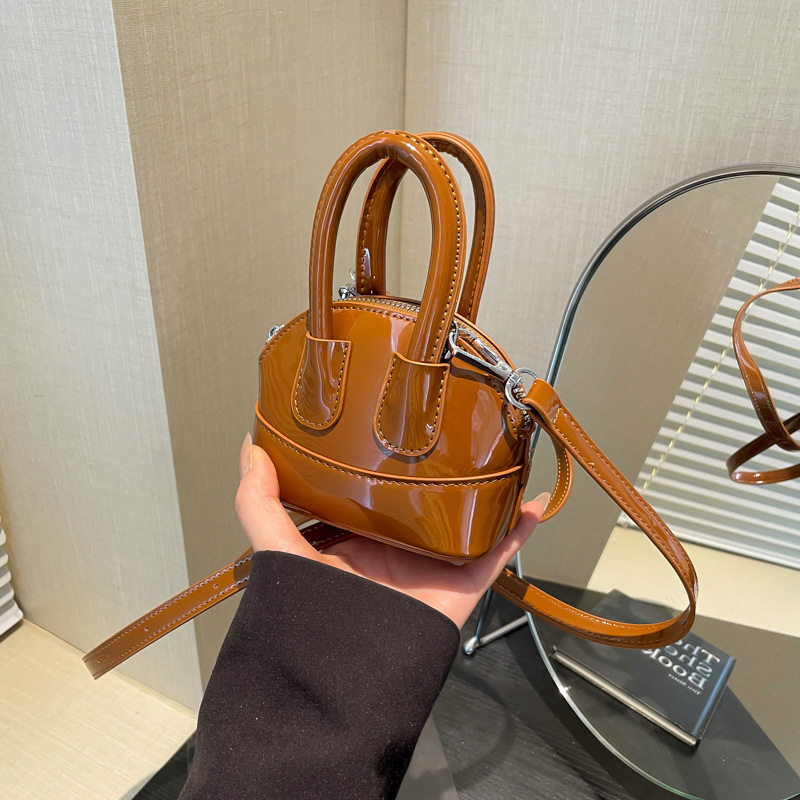 小包包女2026新款潮斜挎迷你包百搭小众高级感质感口红包时尚女包