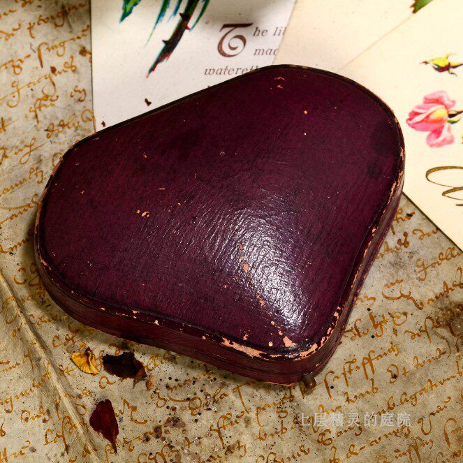 SOLD【庭院西洋老物收藏】Vintage古董皮革首饰盒手链盒古绿丝绒