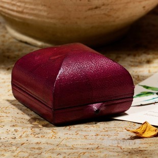 【SOLD】可单卖 买满5000元赠品Vintage古董老皮革戒指盒