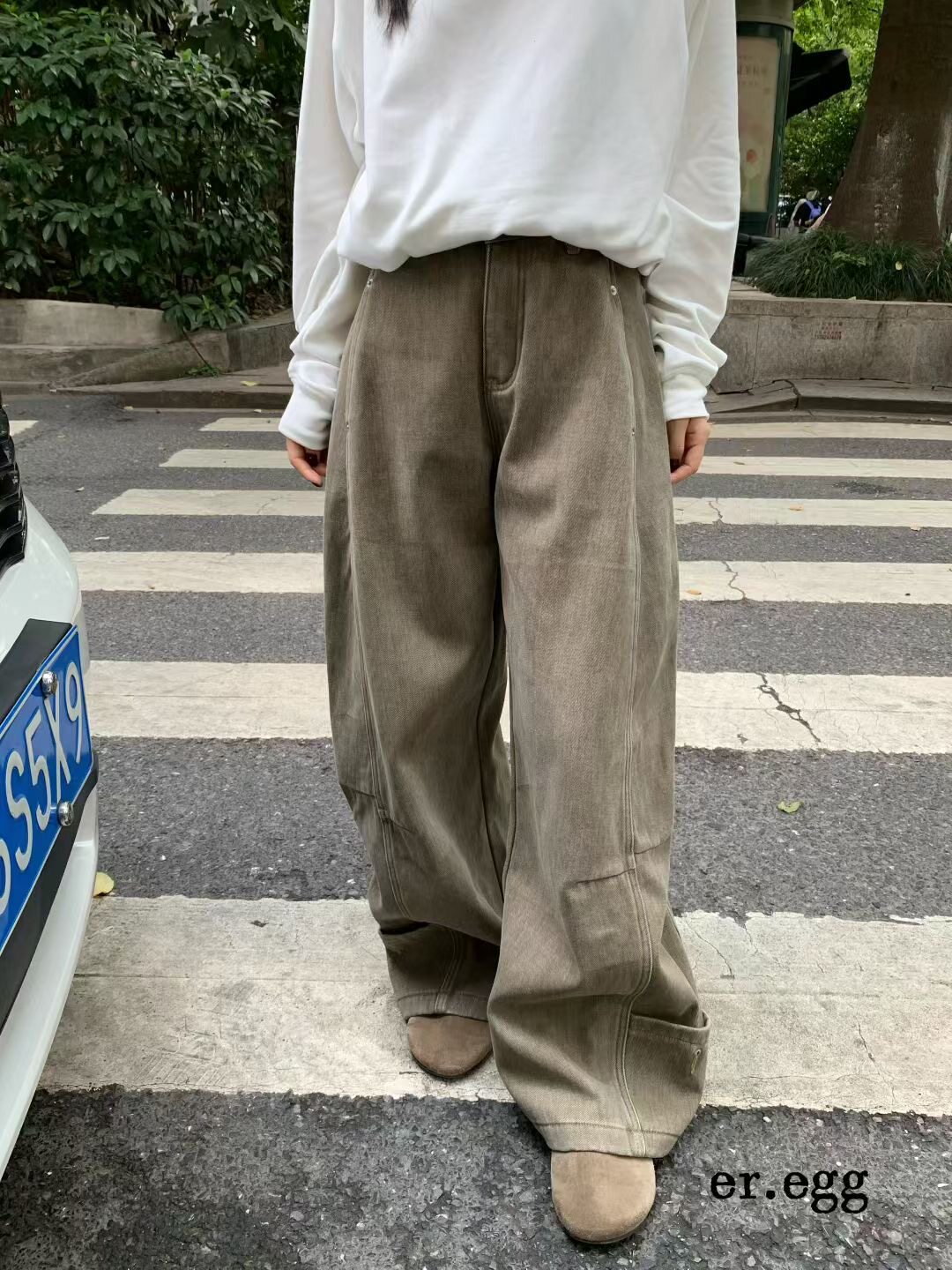 eregg26027韩国2026秋装宽松慵懒工装牛仔裤百搭显瘦休闲弯刀裤女