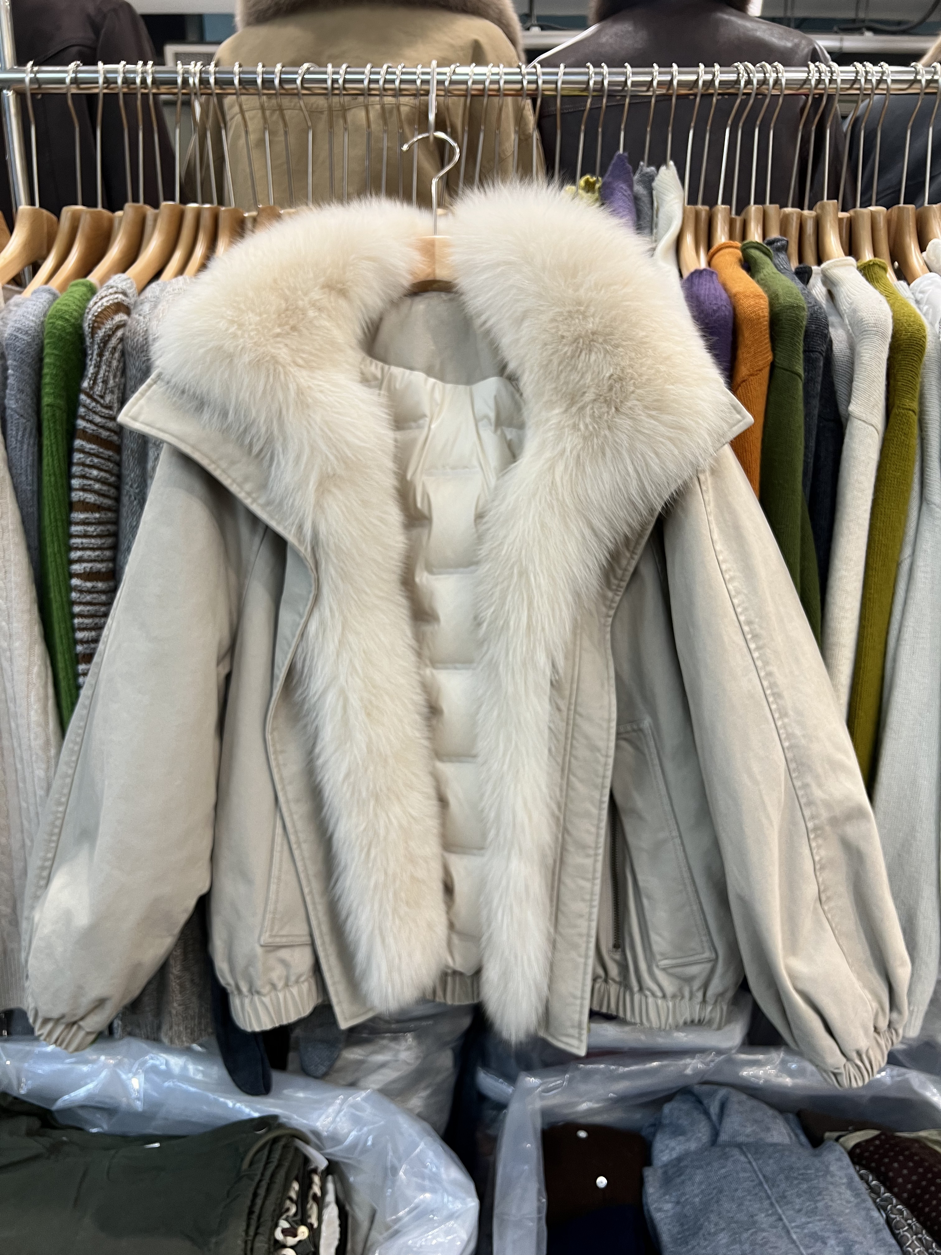 高端2025冬装时尚狐狸毛领90白鹅绒外套女显瘦气质年轻派克羽绒服