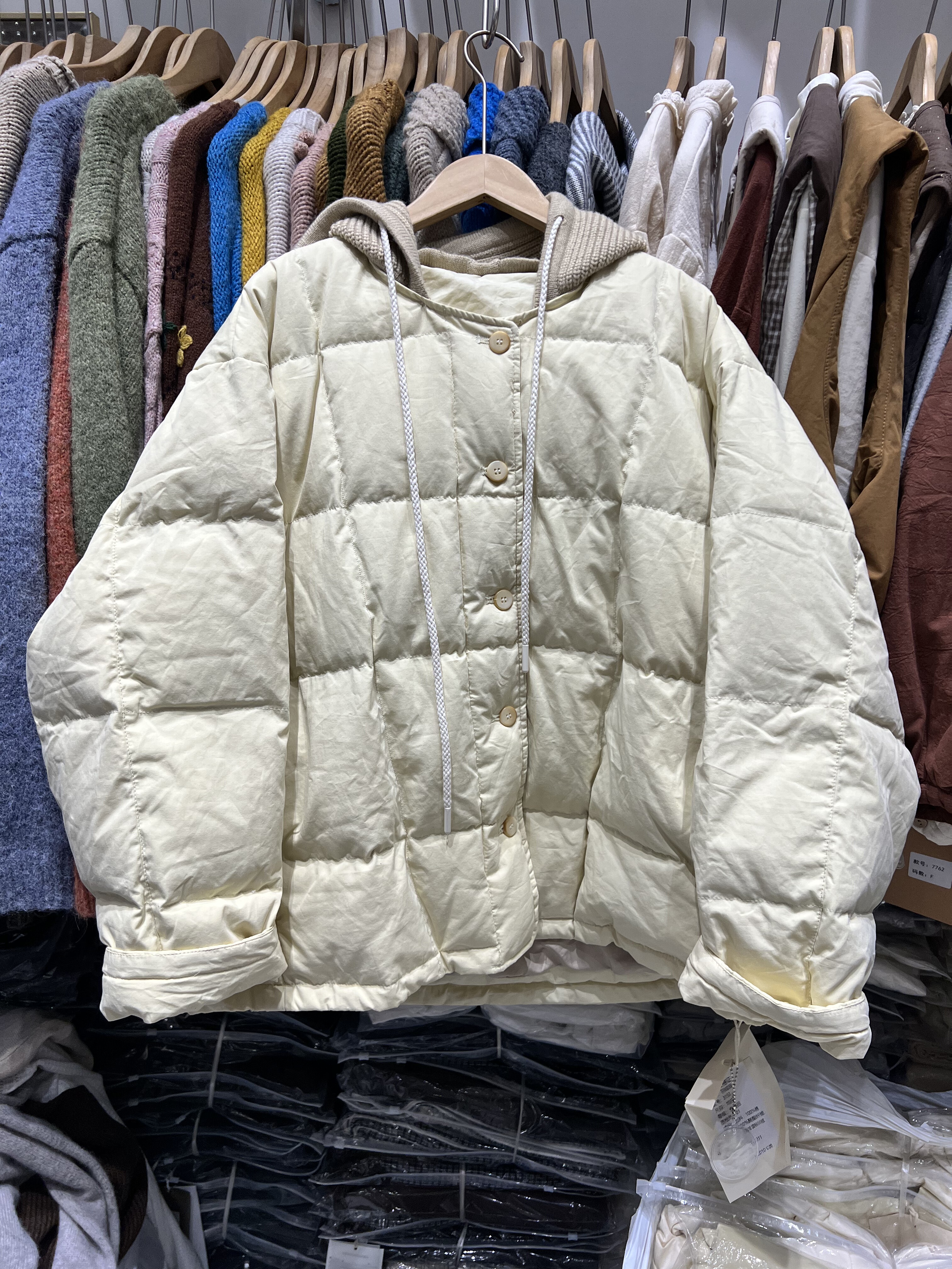 雅懿YAYI3153冬季韩版时尚拼接加厚连帽宽松大码休闲羽绒服外套女