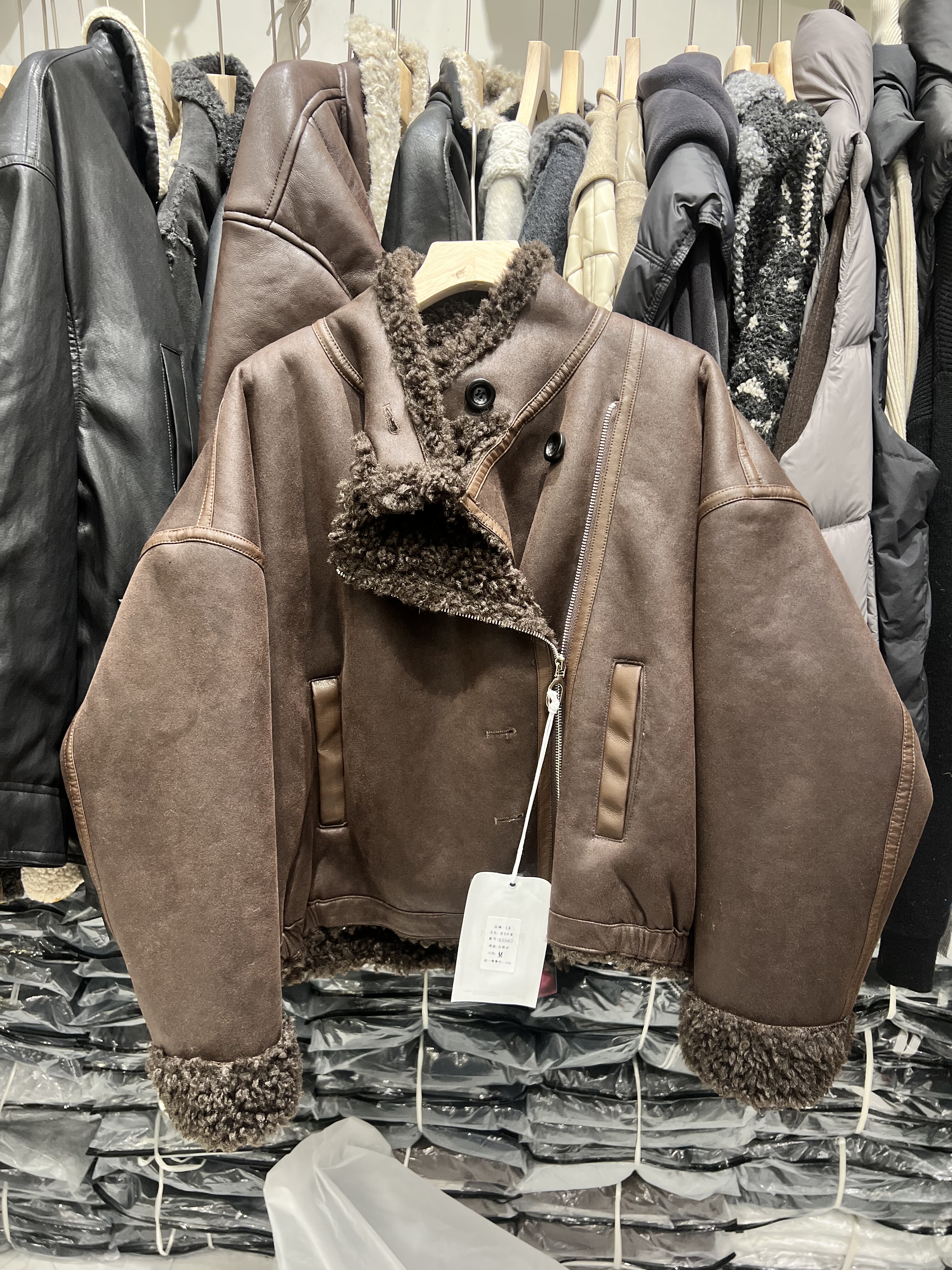 LK韩国复古立领羊羔毛麂皮短外套女2025冬装皮毛一体加厚机车上衣