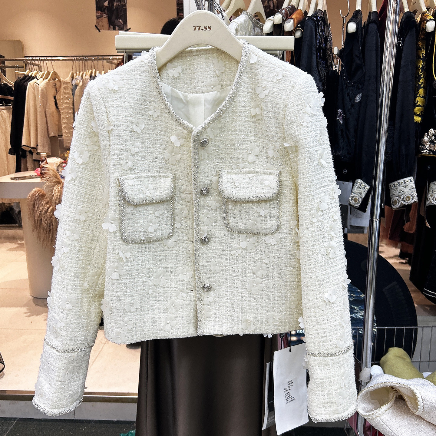 小香风外套女2025新款秋冬季重工钉珠立体花瓣高级感小个子上衣,女装/女士精品,短外套,淘宝优惠券,粉丝福利购,淘宝优惠卷