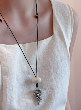 日韩可抽拉黑绳葡萄串圆球长款项