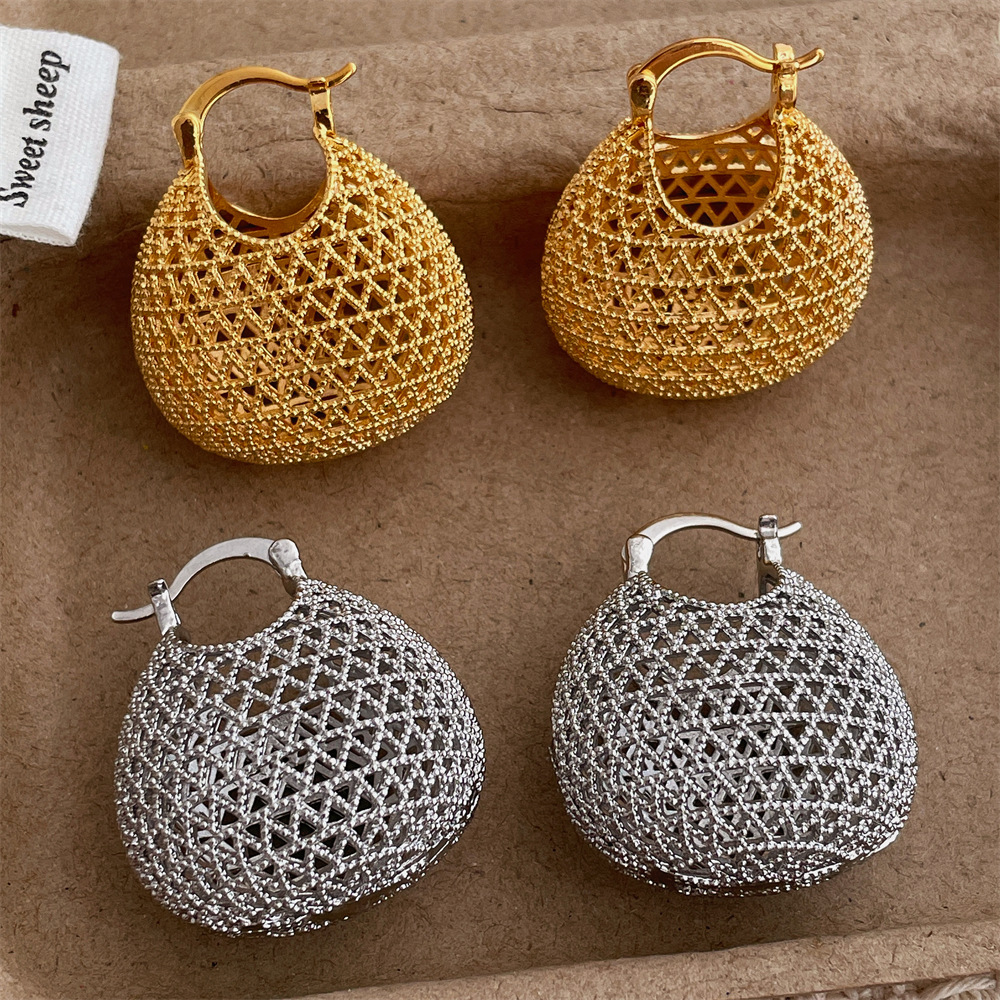 镂空菱格纹包包耳扣独特耳环小众设计感法式金属钱袋子耳钉耳饰品