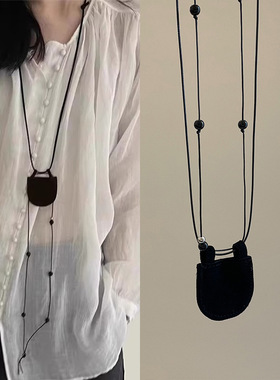 皮革迷你小包挂脖黑绳项链女精致