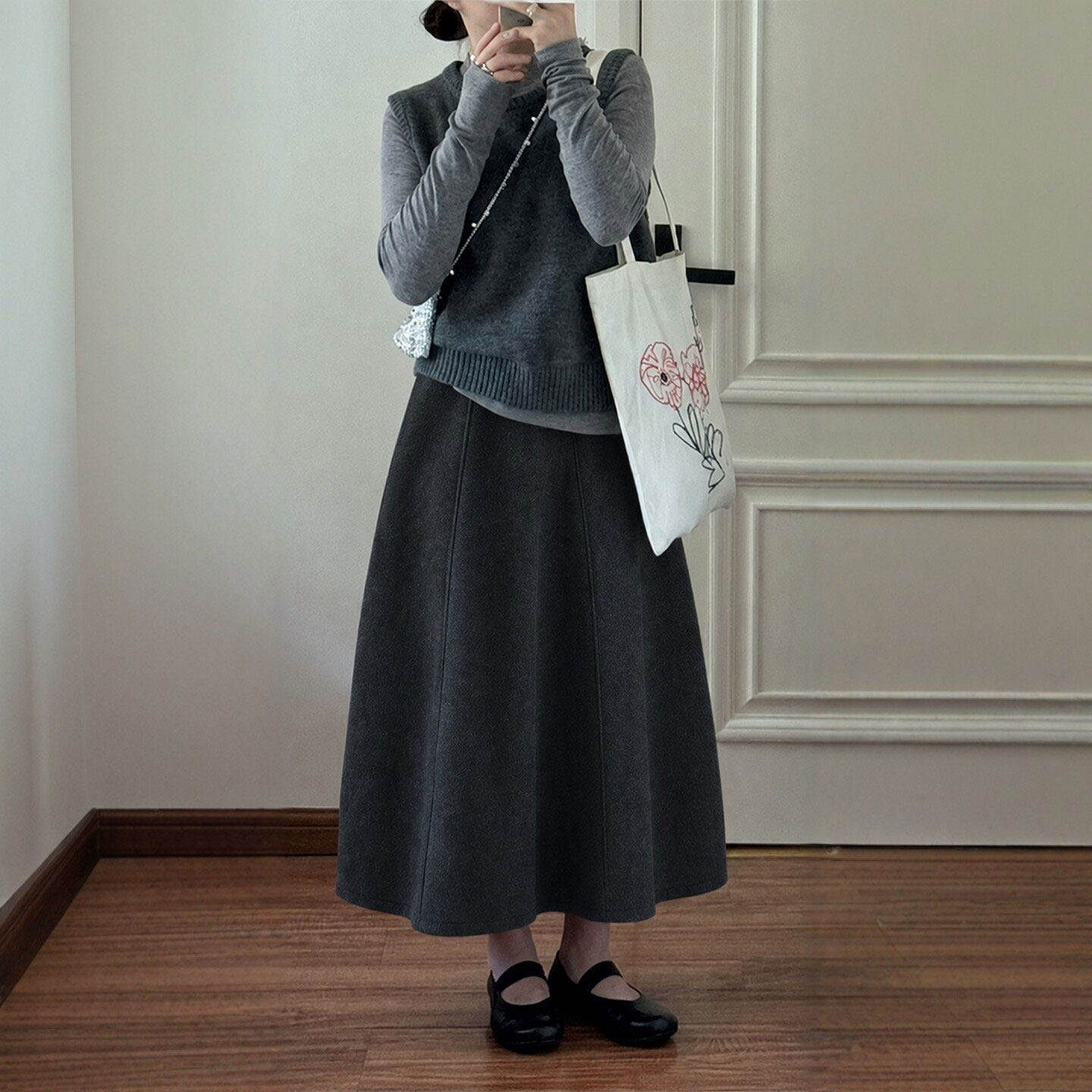 灰色半身裙女秋季2026新款小个子高腰a字伞裙中长款毛呢花苞裙子
