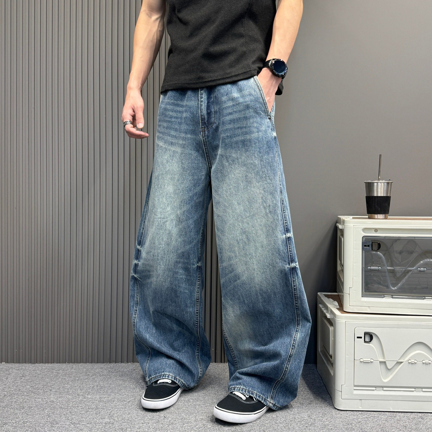 休闲都市廓形水洗猫须宽松弯刀牛仔裤男女新款美式松弛感阔腿裤子