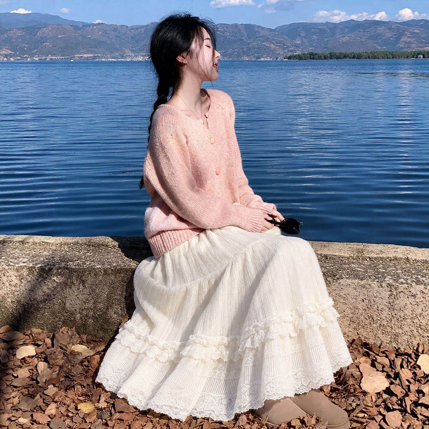 蕾丝半身裙女秋冬2026新款超美高腰a字长裙白色大码胖mm蛋糕裙子