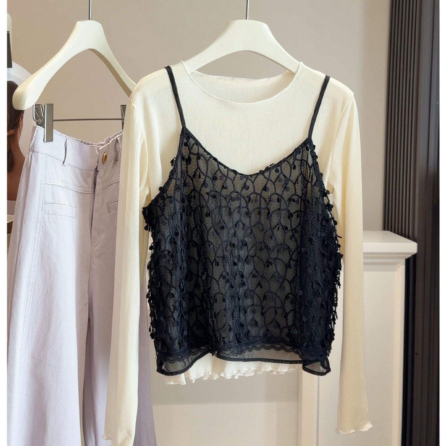 蕾丝无袖吊带背心叠穿显瘦气质长袖内搭打底衫上衣女春新款两件套
