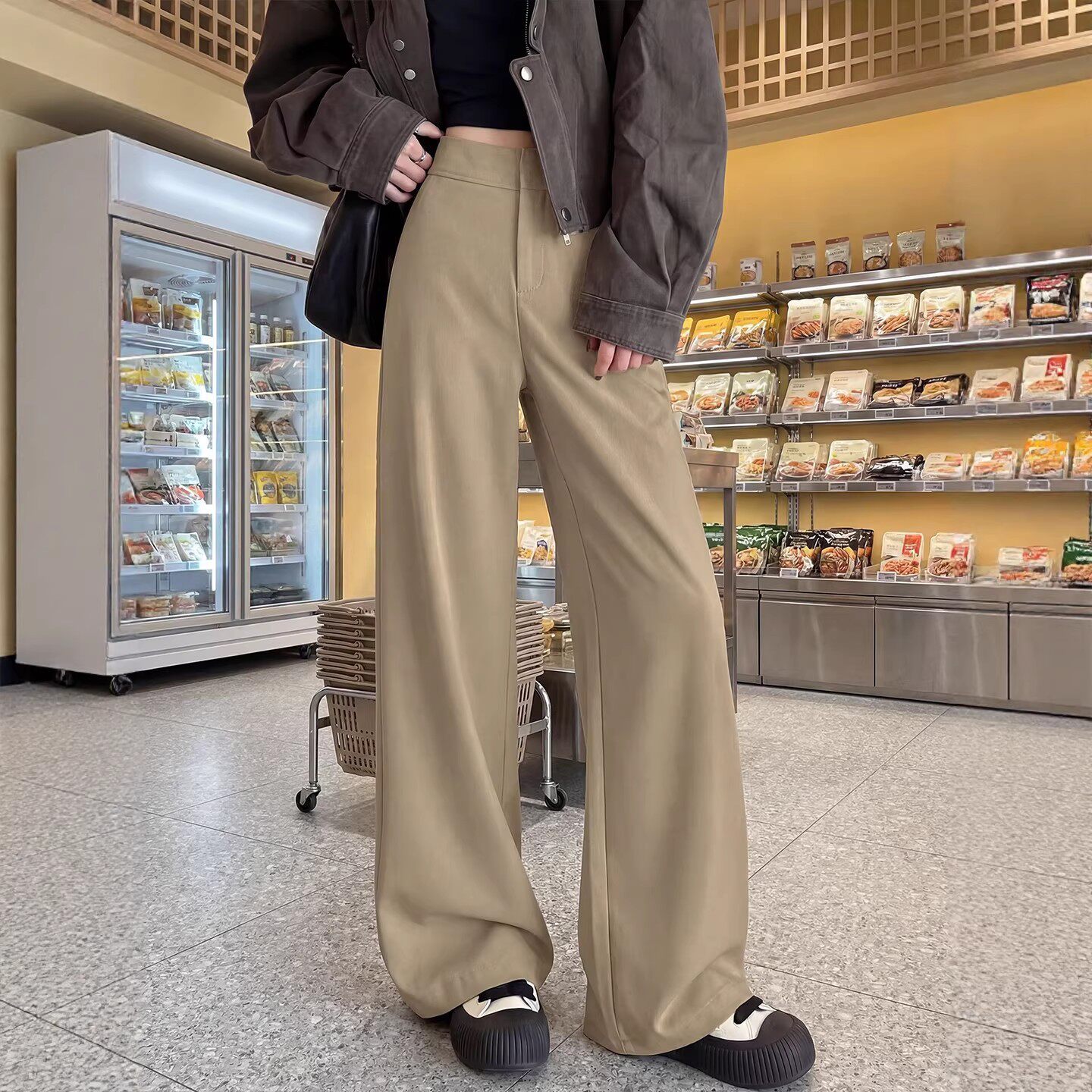 卡其色阔腿裤女春季2026新款窄版直筒裤垂感高级感小个子西装裤子
