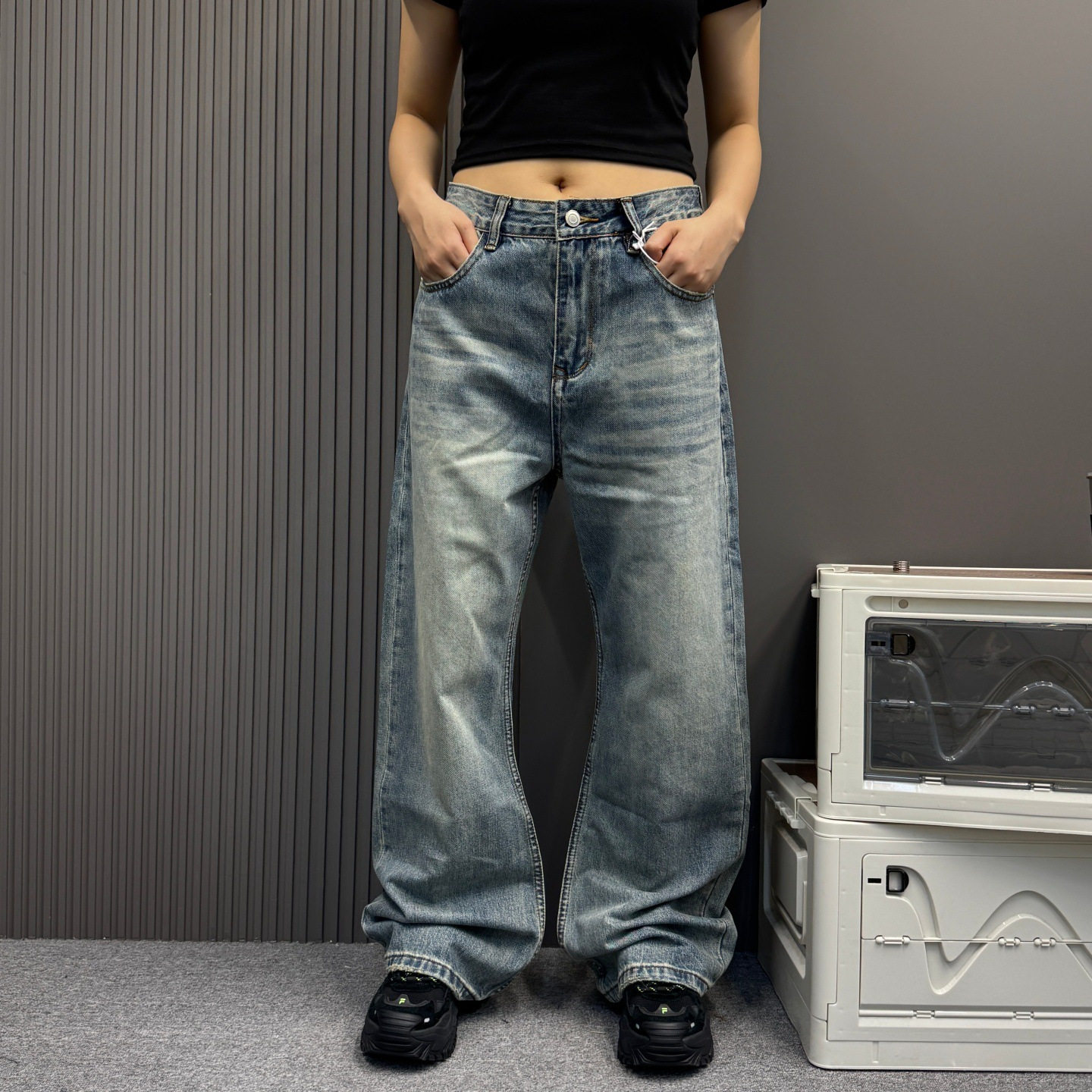 美式水洗磨白做旧复古重磅牛仔裤男女情侣款潮牌宽松直筒拖地裤子