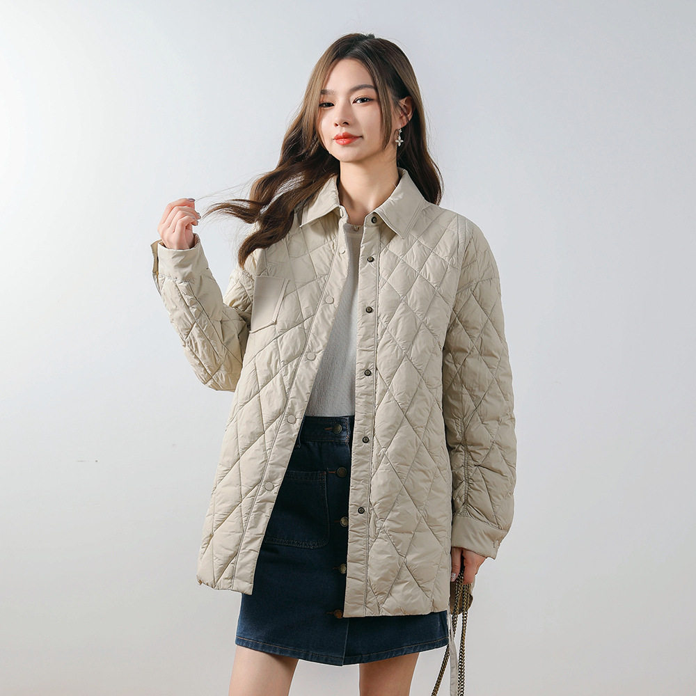 平湖驰新纯色简约秋冬新款时尚休闲翻领纯色抽绳设计羽绒服女