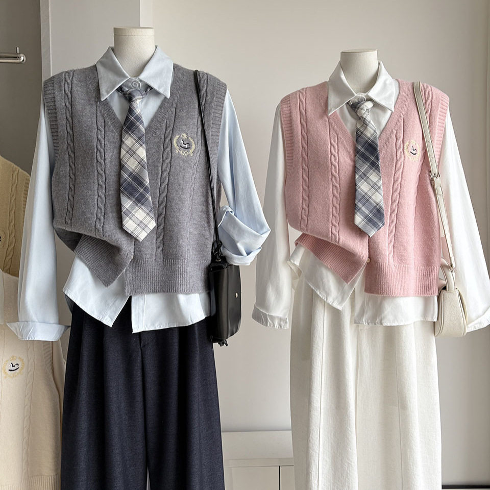 [比正]2026秋季新品韩版学院风减龄针织马甲衬衫领带三件套女7285