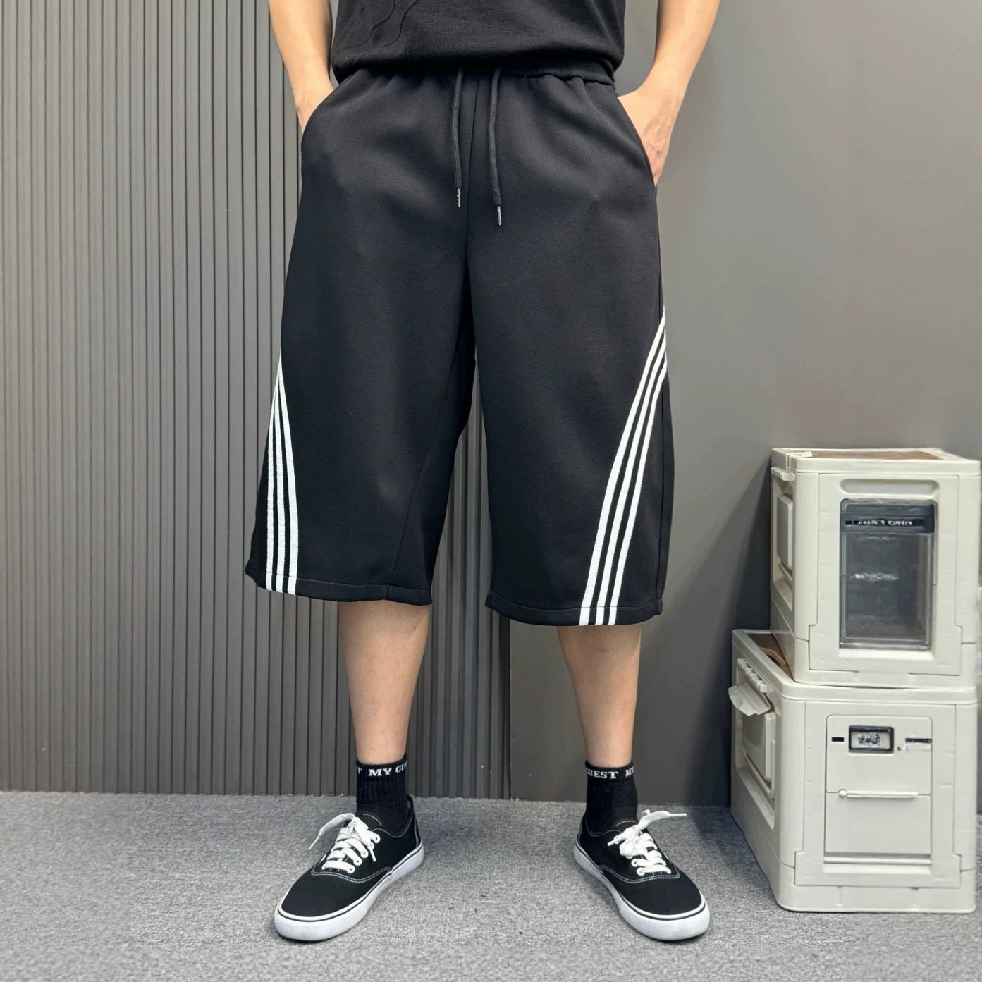 黑色条纹七分运动卫裤男士夏季抽绳宽松短裤显瘦百搭休闲阔腿中裤
