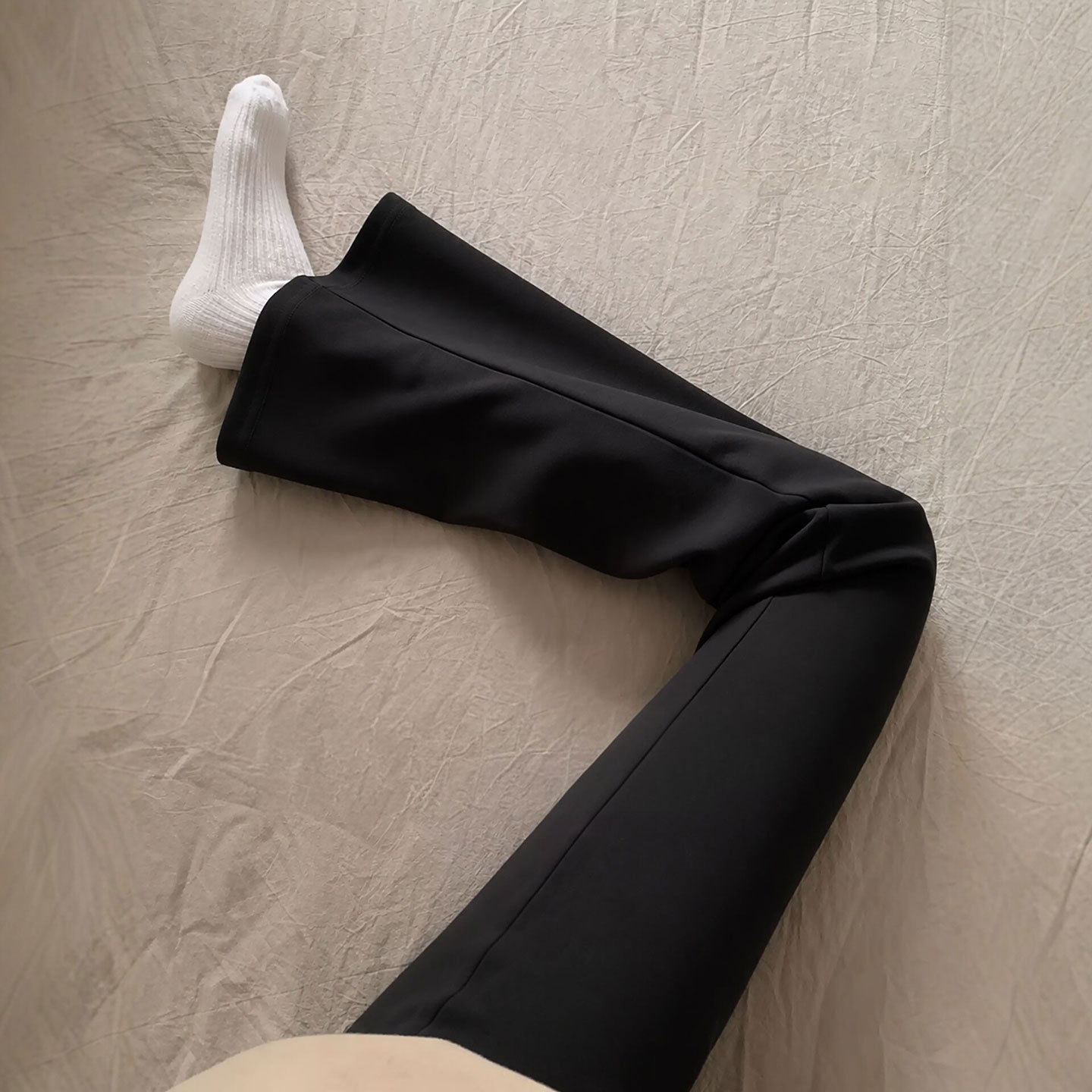 黑色微喇叭西装裤女秋季2026新款休闲垂感高腰显瘦小个子大码裤子