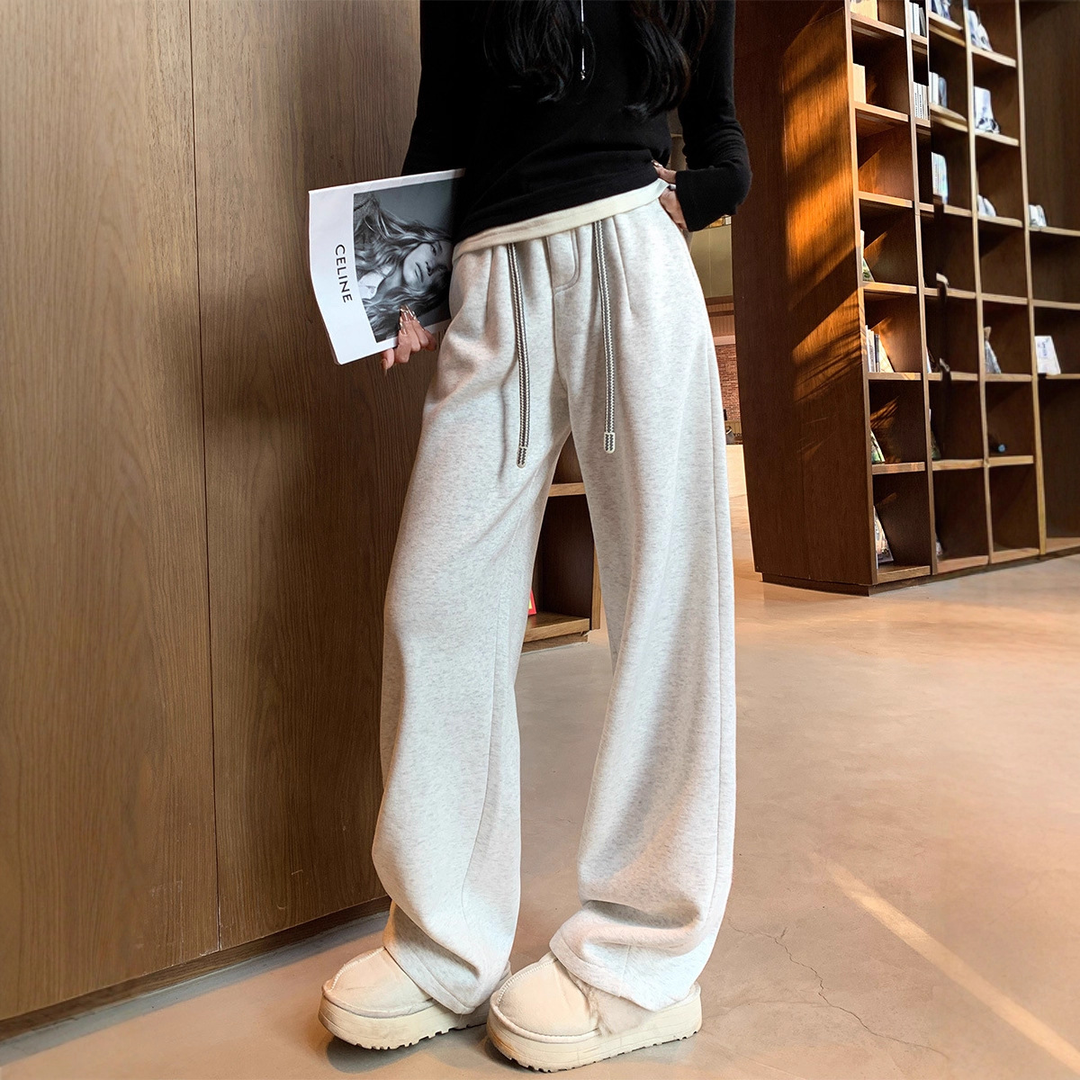 灰色运动阔腿裤子女2025秋冬新款高腰垂感加绒直筒卫裤显瘦香蕉裤