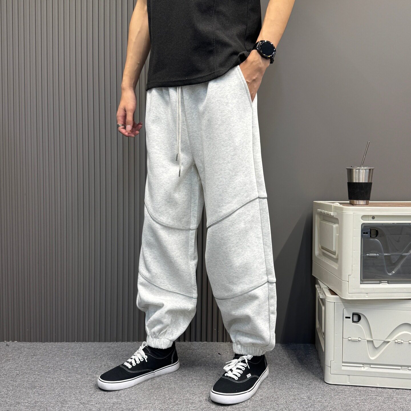 灰色抽绳束脚弯刀卫裤男秋季2026新款慵懒百搭宽松阔腿休闲裤长裤