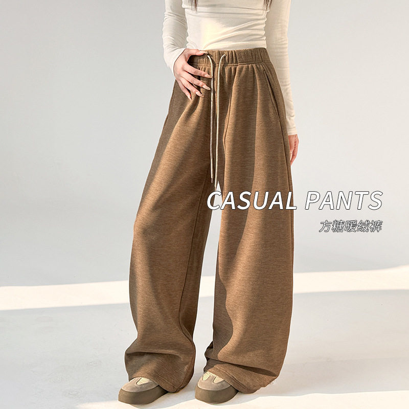 卡其色加绒运动卫裤女冬季2025新款垂感宽松休闲毛呢弯刀阔腿裤子