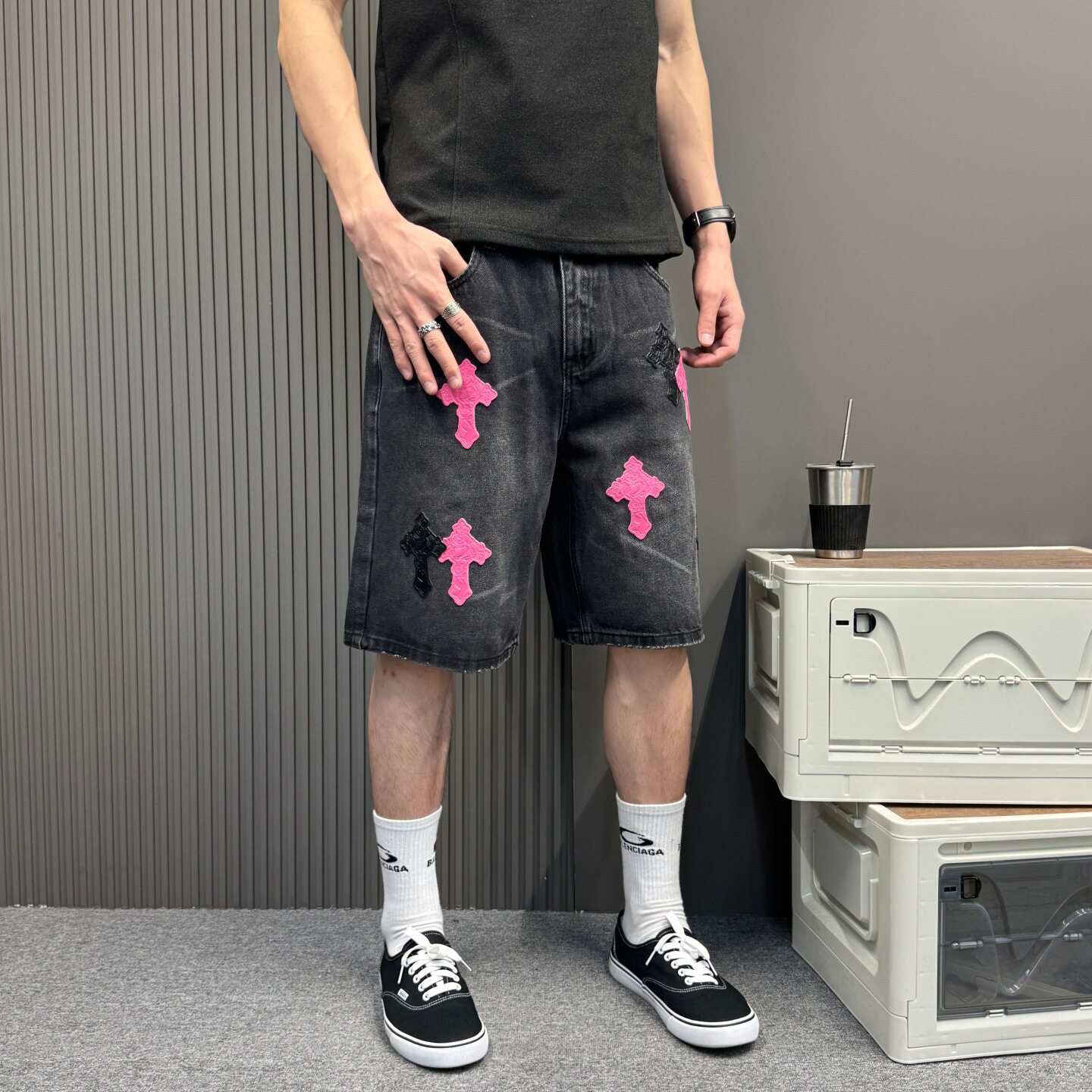 美式贴布十字架刺绣黑色牛仔裤男女潮牌宽松直筒休闲五分短裤子潮