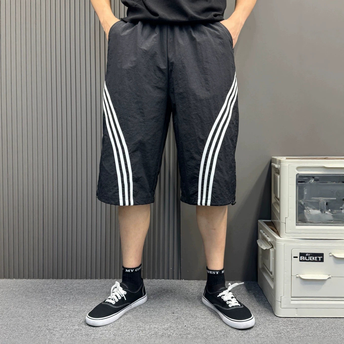 夏季垂感速干七分裤男侧边三条杠黑色宽松阔腿显瘦休闲运动裤