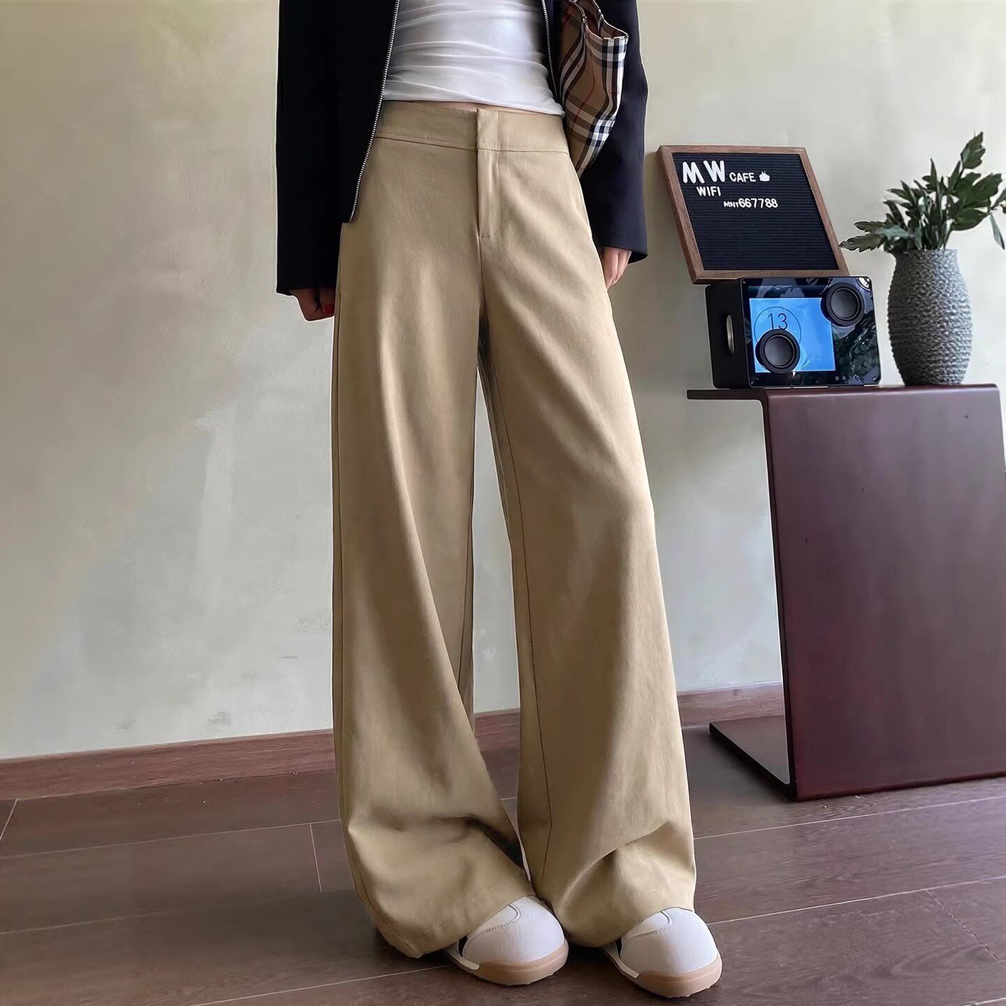 卡其色阔腿裤女2026新款春秋垂坠感休闲直筒小个子窄版显瘦西装裤